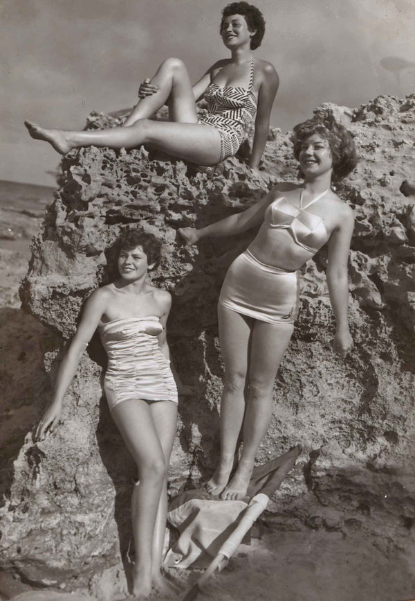Girls on the beach from the retro period